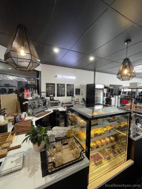 Zenith Lounge Barber & Cafe, Brisbane - Photo 4