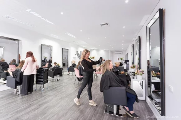 Clarke and Co - Hair | Skin | Make-up, Melbourne - Photo 4